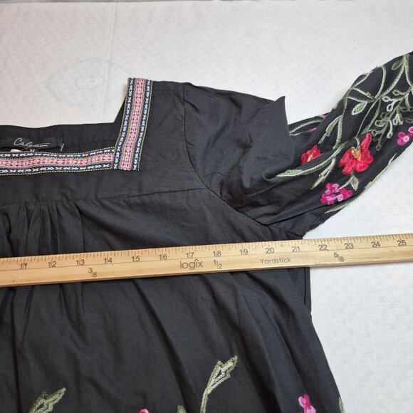 Calessa Women's Size M Floral Peasant Top Black Side Slits Embroidered (53) - Picture 8 of 12